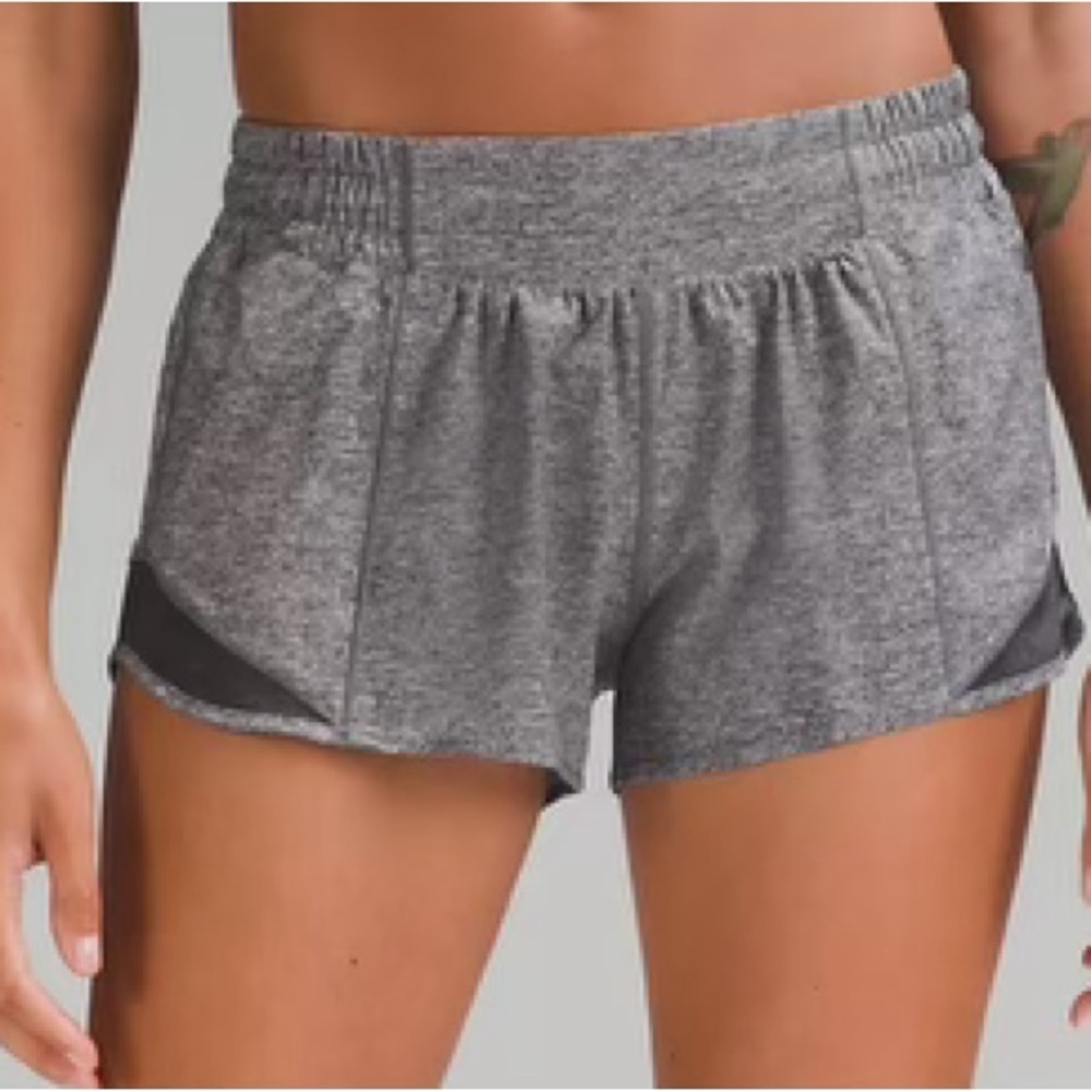 Lululemon Hotty Hot Low Rised Lined Short 2.5 Length